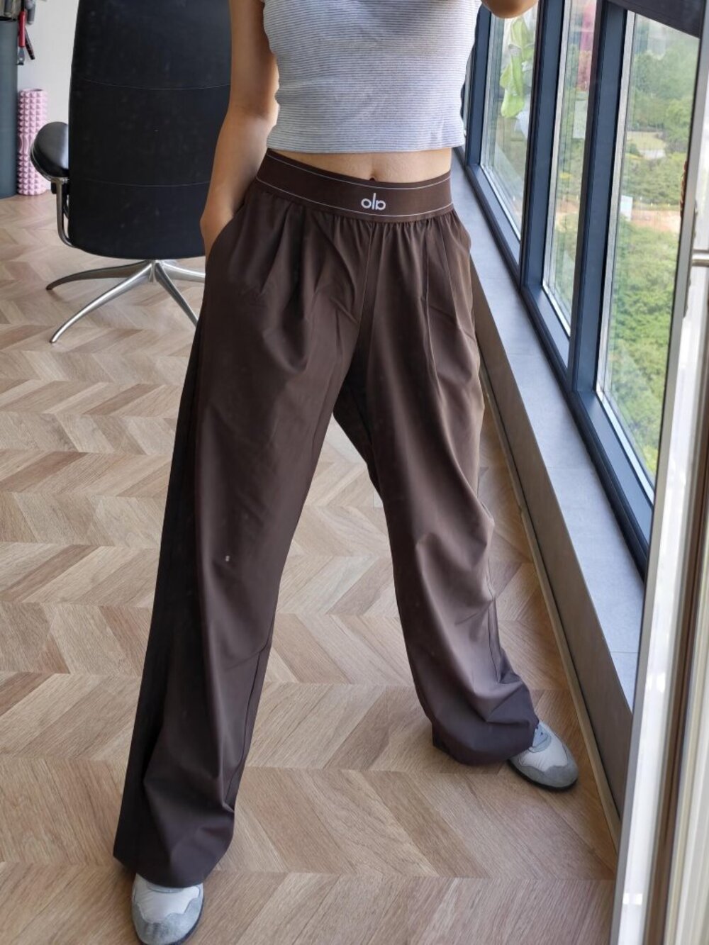 🤎ALO Yoga Espresso Suit Up Trouser NWT🏷️Regular 30" Inseam